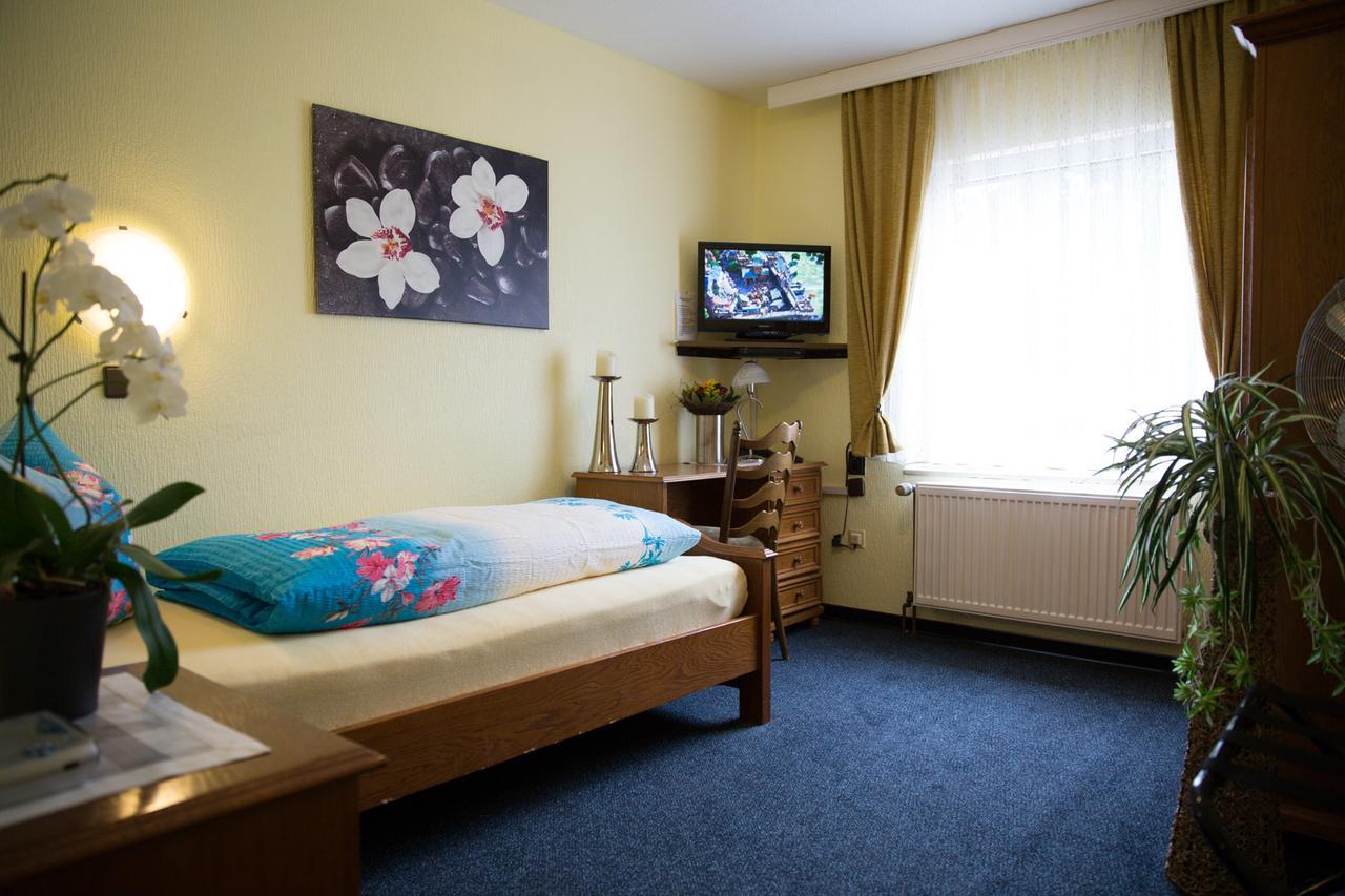 Hotel Zur Bruecke เครเฟลด์ ภายนอก รูปภาพ