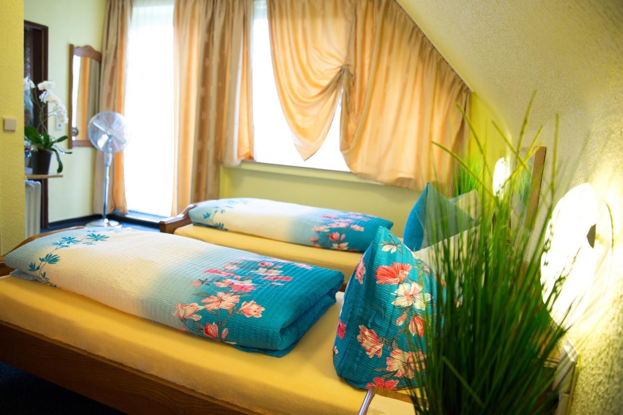Hotel Zur Bruecke เครเฟลด์ ภายนอก รูปภาพ