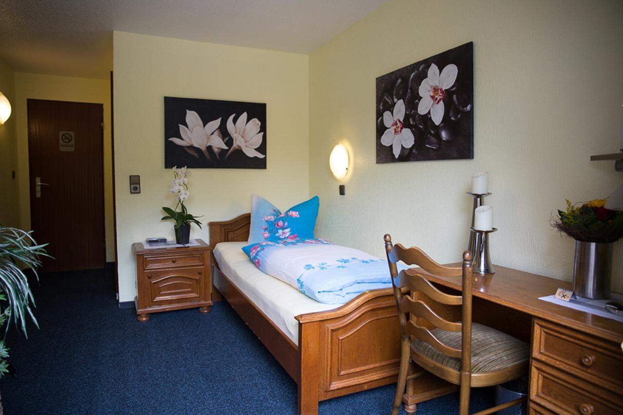 Hotel Zur Bruecke เครเฟลด์ ภายนอก รูปภาพ